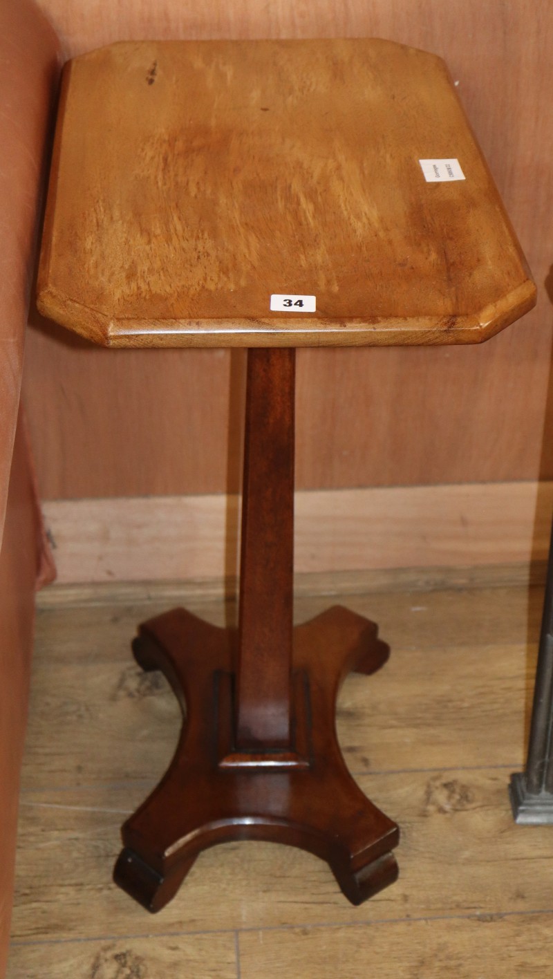An early Victorian octagonal tilt top wine table, W.54cm, D.36cm, H.70cm